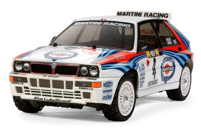 Detalizēts radio vadāma auto ar Martini Racing dizainu, lielākais modelis Latvijas veikalā.