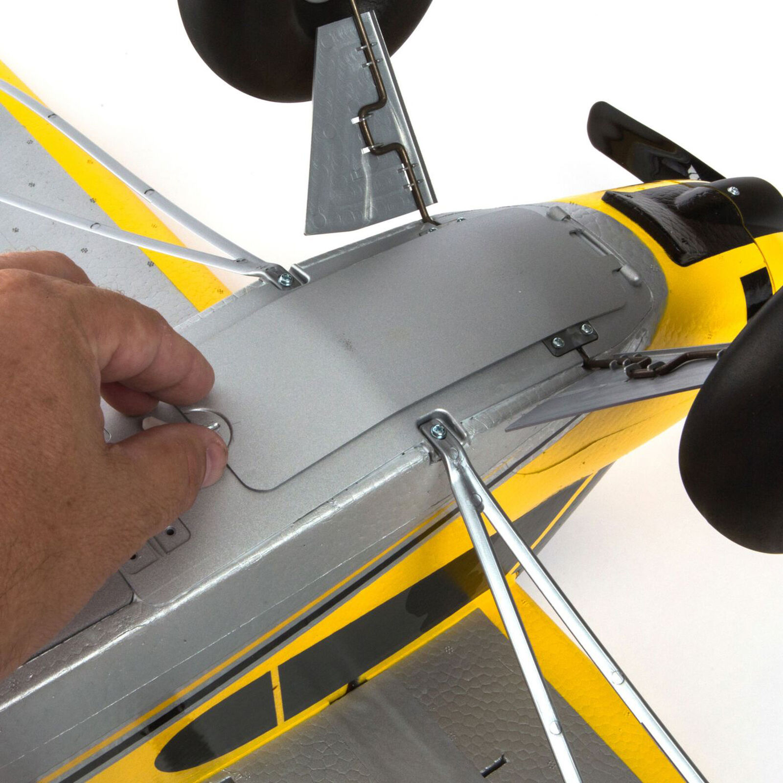 HobbyZone: Carbon Cub S 2 1.3m RTF Basic - Image 8